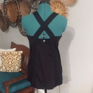 Lululemon tank w/ bra